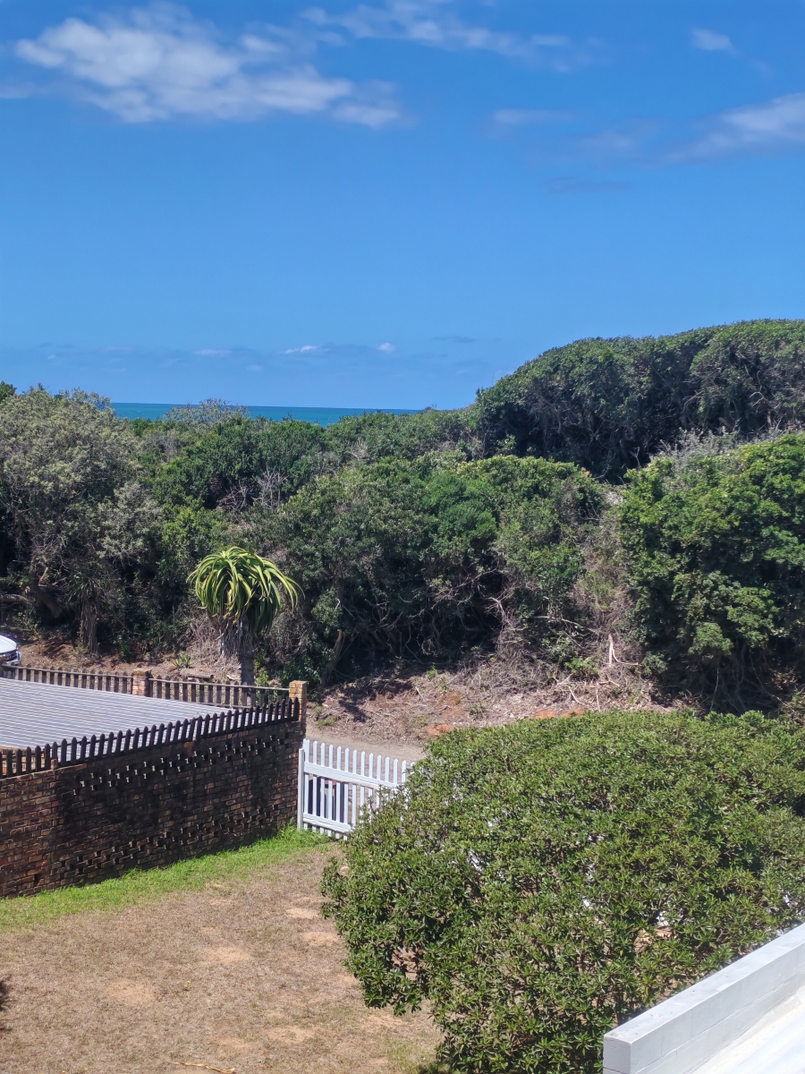 4 Bedroom Property for Sale in Boknesstrand Eastern Cape